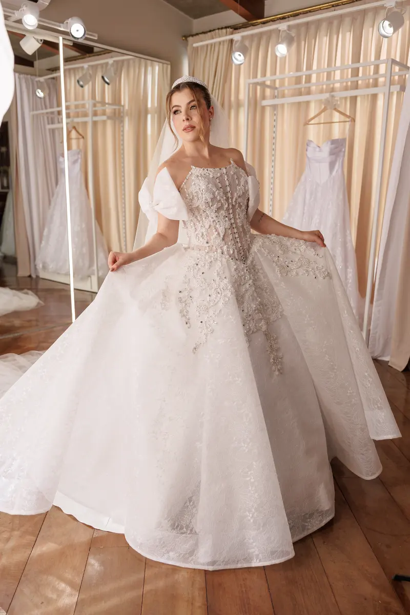 Vestido princesa no salão.